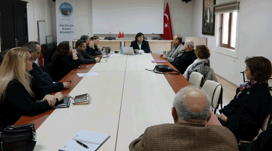Antalya Kent Konseyinde toplantı